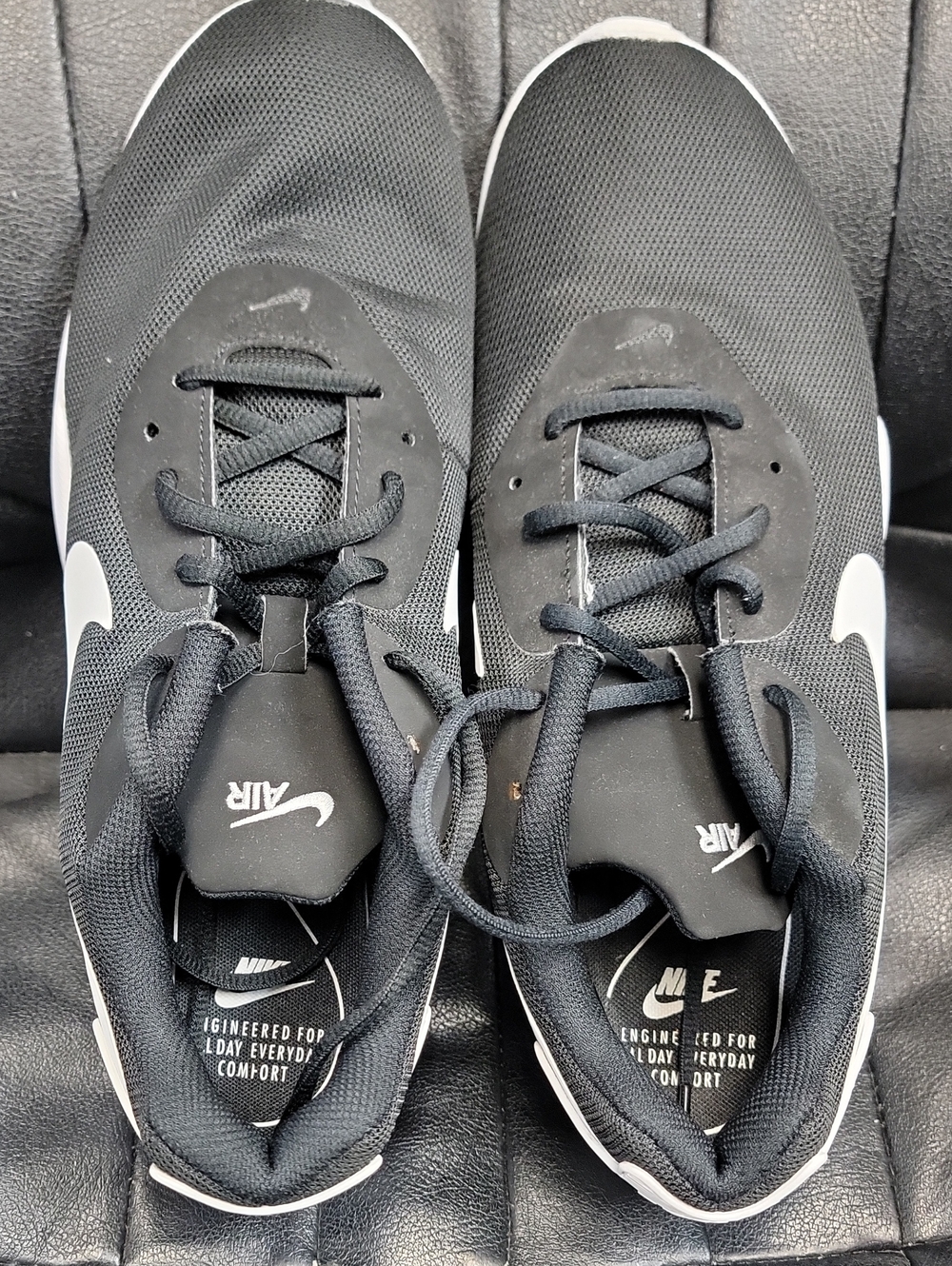 Nike Men’s Black and White Air Athletic Running Shoes